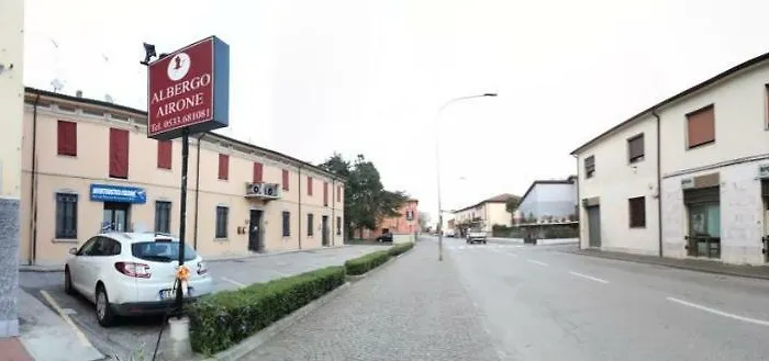 Отель Airone Остеллато